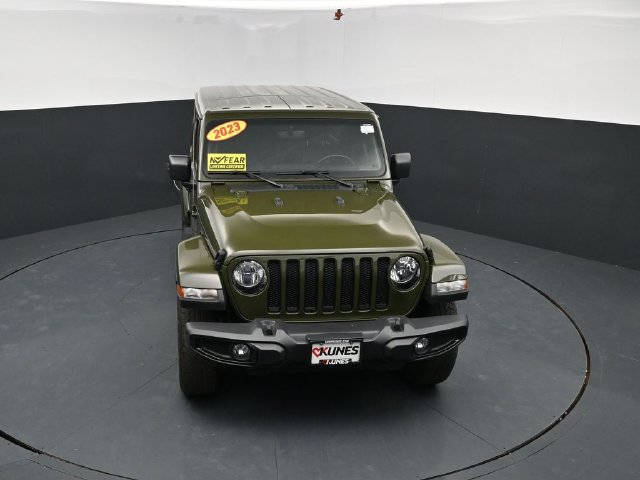 Used 2023 Jeep Wrangler Unlimited Sahara AWD/4WD image 39