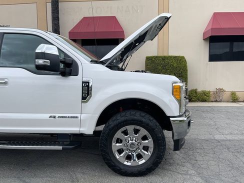 Used 2017 Ford F250 Lariat w/ Lariat Ultimate Package AWD/4WD image 43