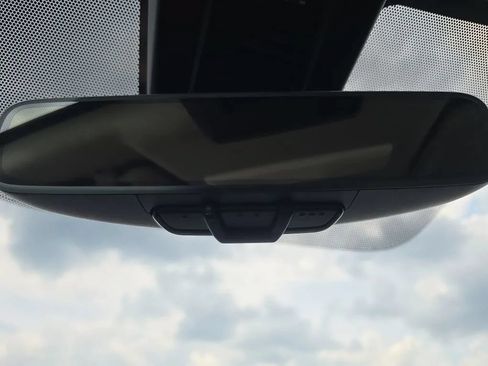 Used 2023 Nissan Kicks SV w/ Interior Electronics Package FWD image 31