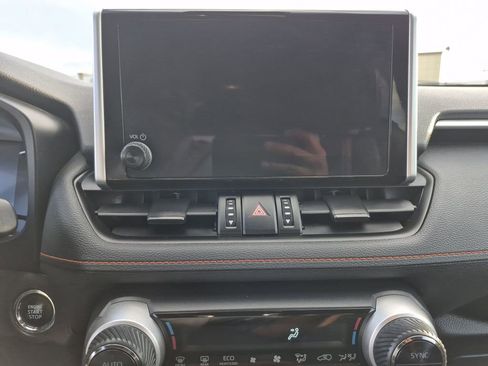 Used 2024 Toyota RAV4 Adventure image 8