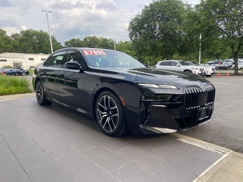 Used 2023 BMW 760i xDrive w/ Parking Assistance Package AWD/4WD image 5