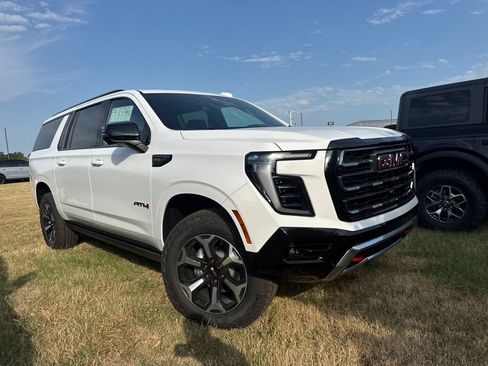 New 2026 GMC Yukon XL AT4 w/ AT4 Premium Package AWD/4WD image 3