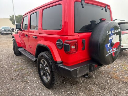 Used 2022 Jeep Wrangler Unlimited Sahara w/ LED Lighting Group AWD/4WD image 5