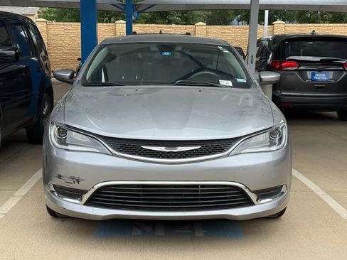 Used 2015 Chrysler 200 Limited w/ Convenience Group FWD image 3