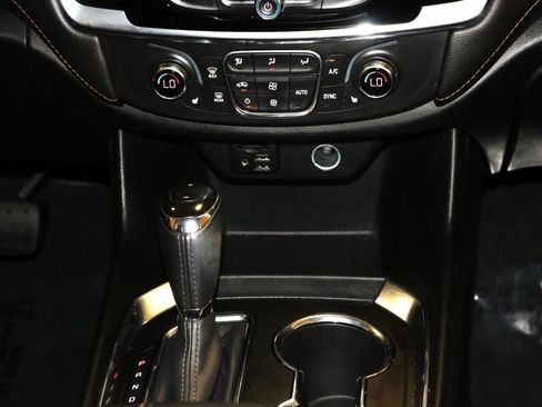 Used 2020 Chevrolet Traverse LT w/ LT Premium Package image 60