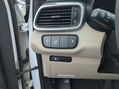 Used 2019 Kia Sorento FWD V6 image 20
