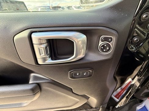 Used 2023 Jeep Wrangler Sport S image 15