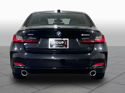 Used 2023 BMW 330i xDrive Sedan w/ Premium Package AWD/4WD image 4