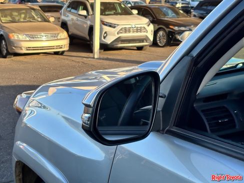 Used 2022 Toyota 4Runner TRD Off-Road Premium w/ Moonroof Package AWD/4WD image 9