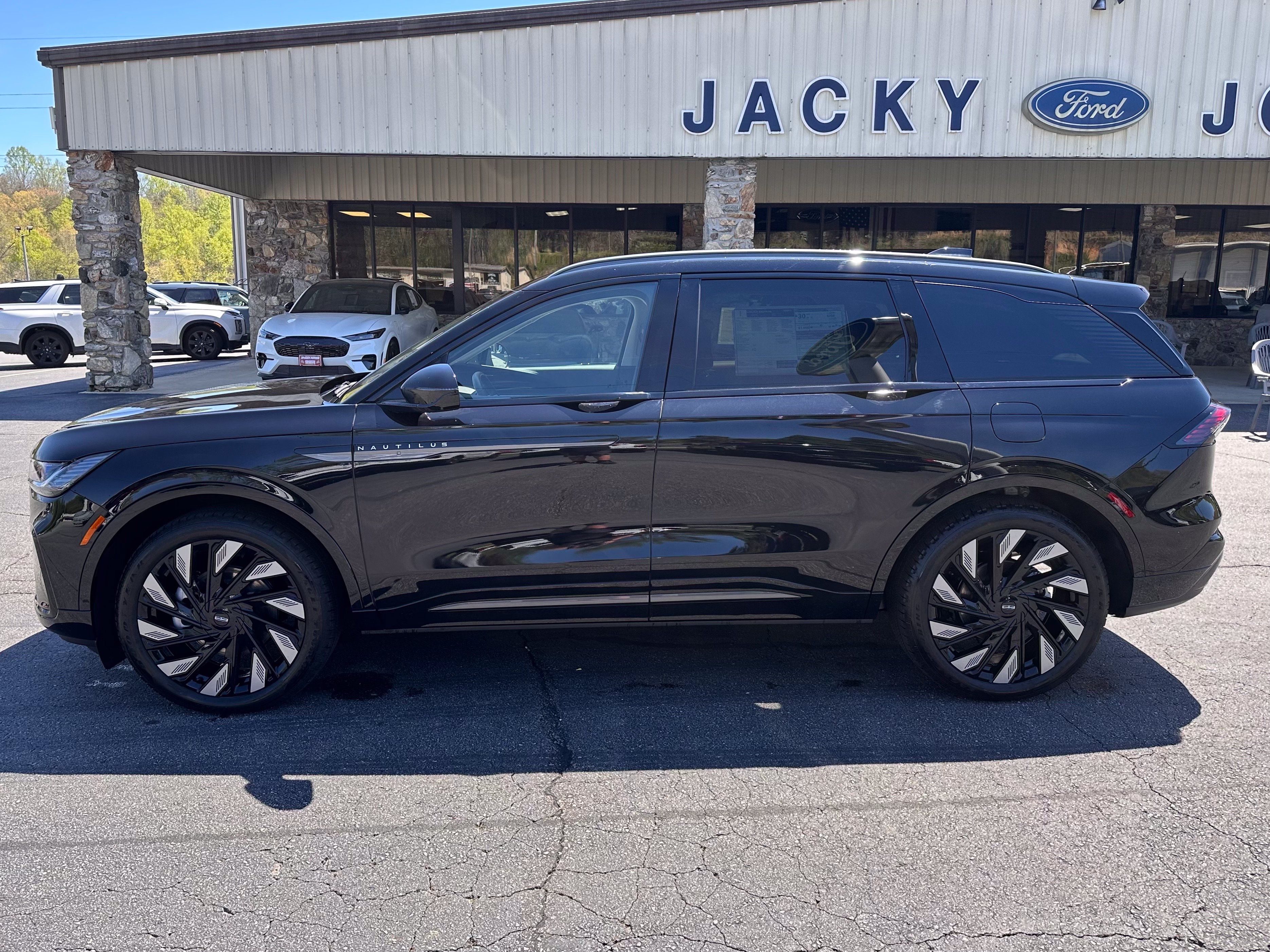Used 2026 Lincoln Nautilus Reserve AWD/4WD image 1