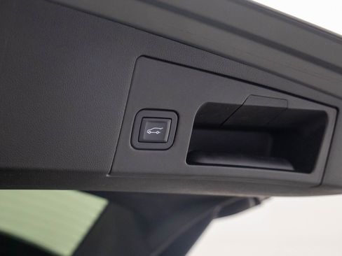 Used 2018 Cadillac XT5 Luxury image 31