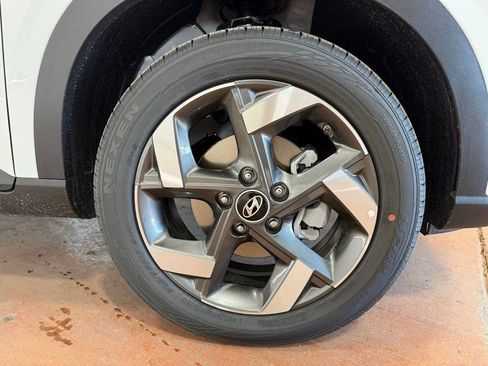 New 2026 Hyundai Venue SEL image 17