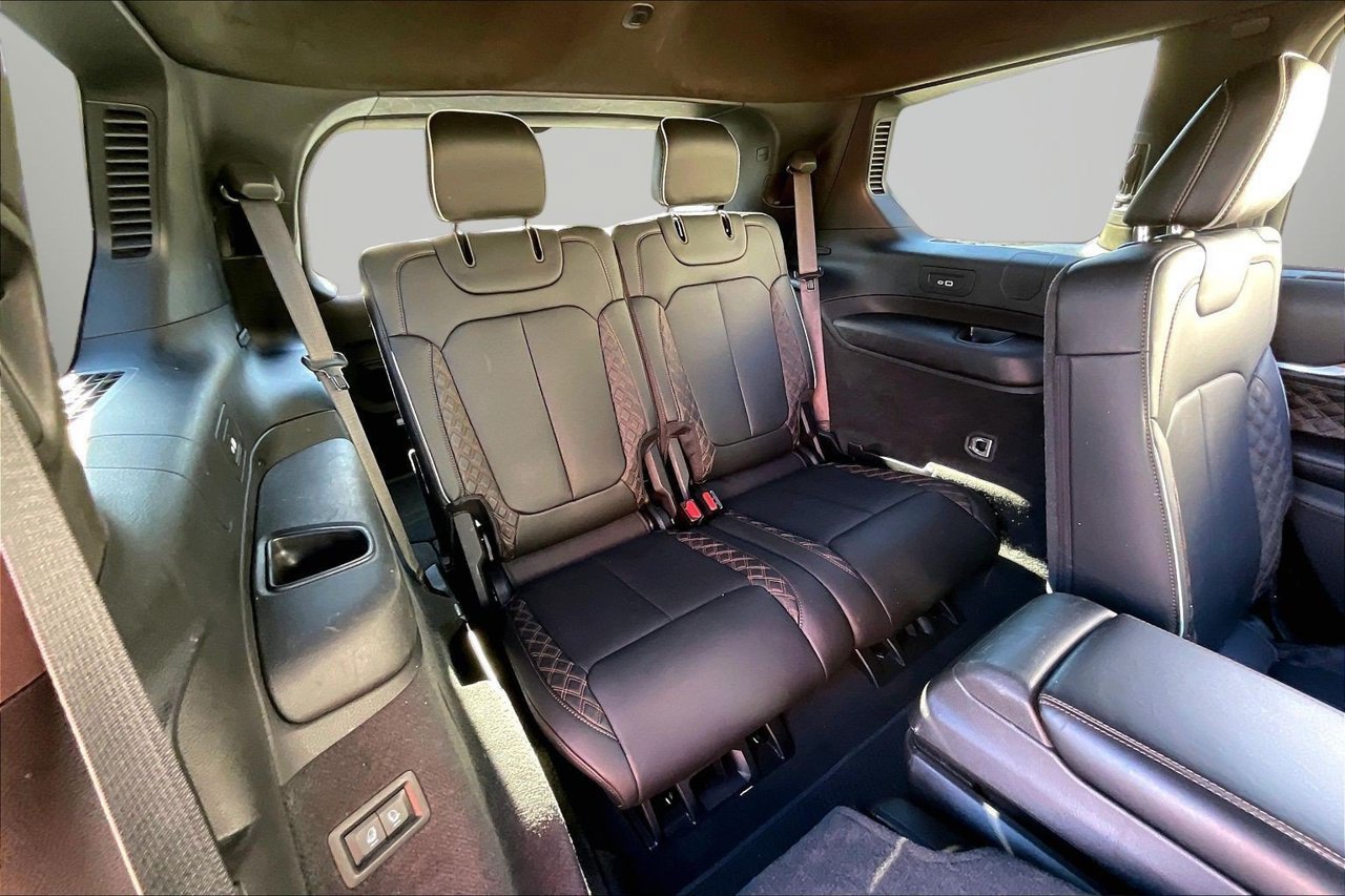 Used 2023 Jeep Grand Cherokee L Summit AWD/4WD image 26