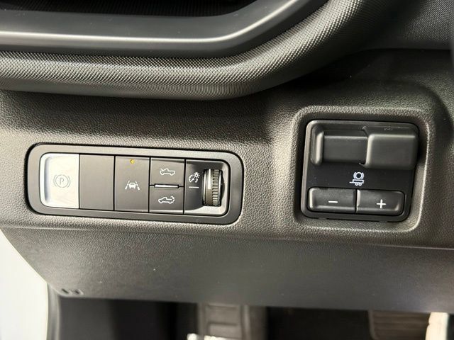 Used 2026 Chevrolet Silverado EV LT AWD/4WD image 35