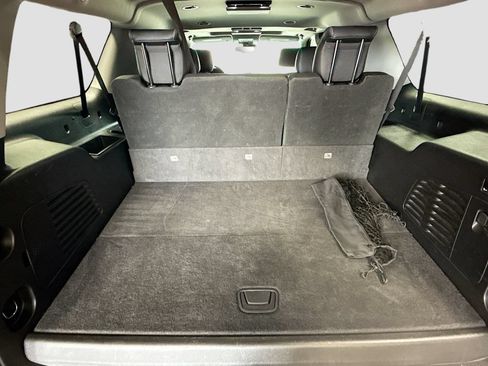 Used 2019 Chevrolet Suburban Premier AWD/4WD image 27