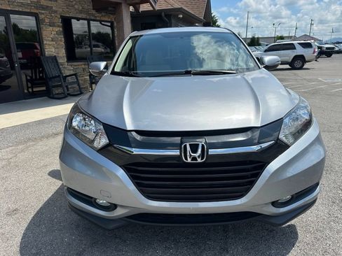 Used 2017 Honda HR-V EX image 11