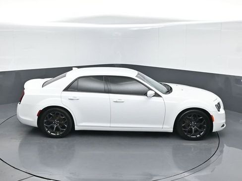 Used 2017 Chrysler 300 S image 44