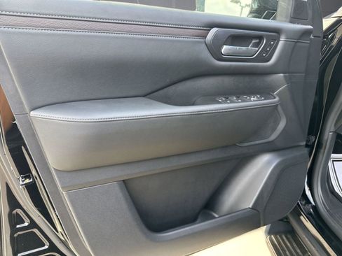 New 2025 Nissan Armada SL image 11