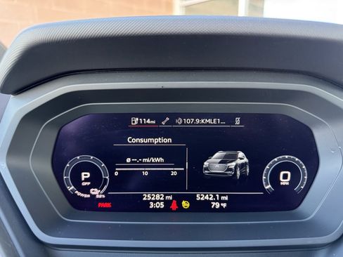 Used 2022 Audi Q4 e-tron Premium Plus w/ Premium Plus image 19