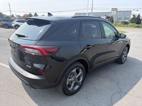 Certified 2025 Ford Escape ST-Line AWD/4WD image 3