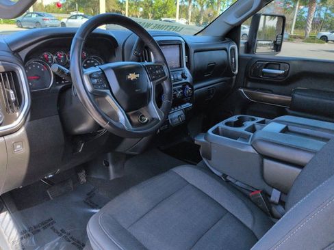Used 2022 Chevrolet Silverado 2500 LT w/ Convenience Package image 17