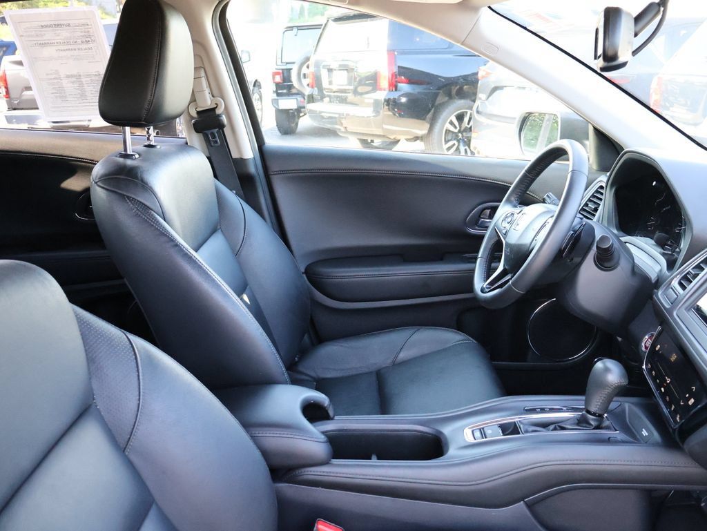 Used 2017 Honda HR-V EX-L image 8