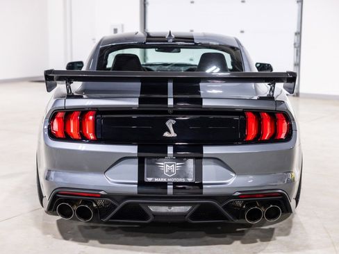 Used 2022 Ford Mustang Shelby GT500 w/ Carbon Fiber Track Pack RWD image 8