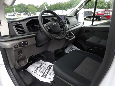 Used 2025 Ford Transit 250 Low Roof w/ Exterior Upgrade Package RWD image 16