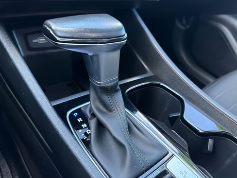 Used 2022 Hyundai Santa Cruz SEL Premium image 17