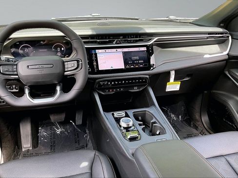 New 2026 Jeep Cherokee Overland w/ Trailer Tow Group AWD/4WD image 8
