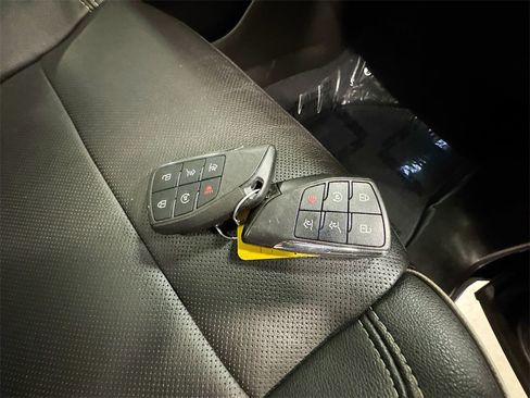 Used 2022 GMC Yukon SLT w/ SLT Premium Package image 42