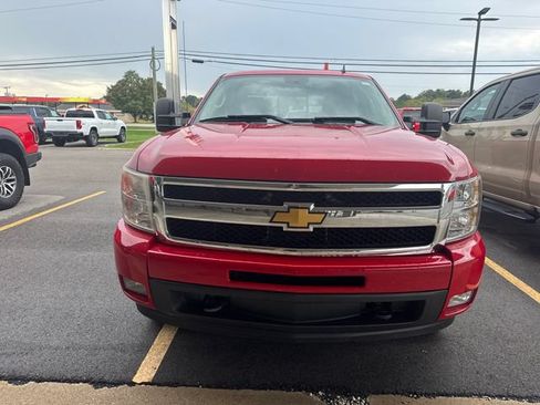 Used 2010 Chevrolet Silverado 1500 LTZ w/ Convenience Package AWD/4WD image 2