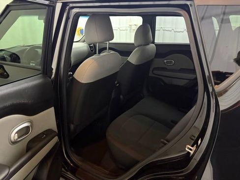 Used 2019 Kia Soul FWD image 16