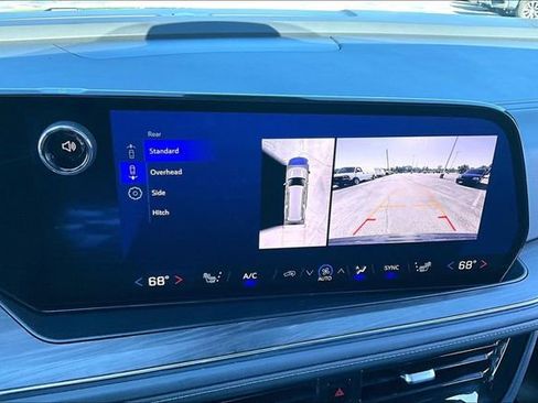 Used 2025 Chevrolet Suburban Z71 AWD/4WD image 14