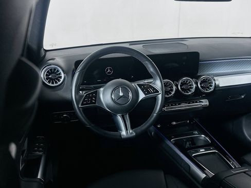 Used 2025 Mercedes-Benz GLB 250 image 18