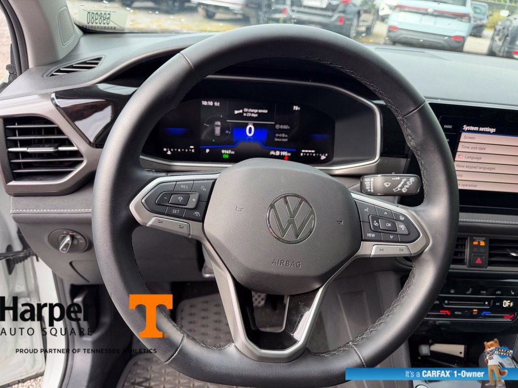 Used 2025 Volkswagen Taos SE AWD/4WD image 17