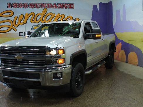 Used 2017 Chevrolet Silverado 2500 LT image 2
