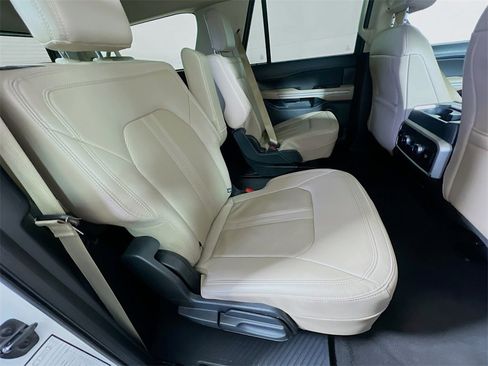 Used 2024 Ford Expedition Max Limited image 26