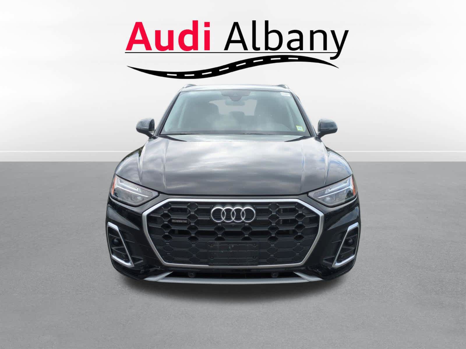 Certified 2025 Audi Q8 Premium Plus AWD/4WD image 8