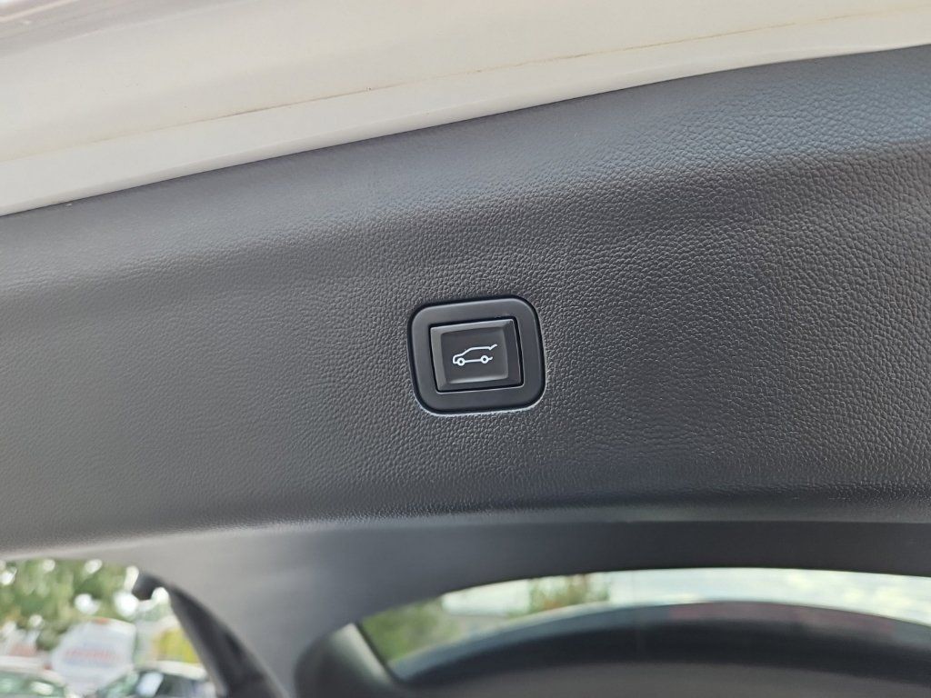 Used 2019 Buick Enclave Essence FWD image 31