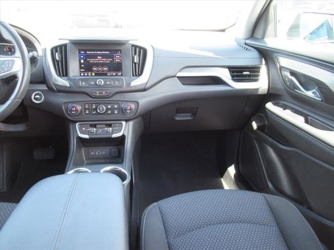 Used 2023 GMC Terrain SLE w/ Driver Convenience Package image 14