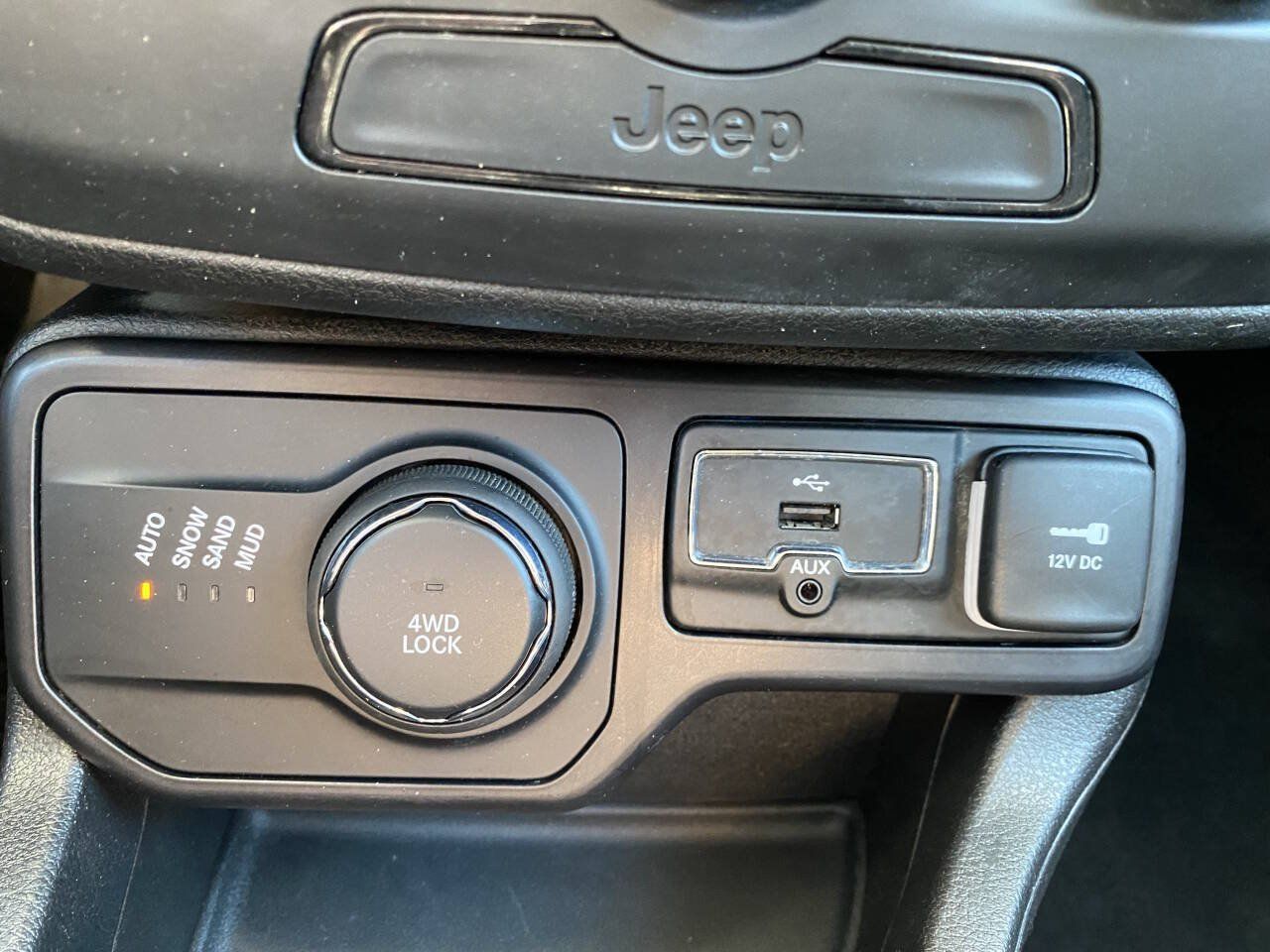 Used 2019 Jeep Renegade Sport w/ Sport Appearance Group AWD/4WD image 29