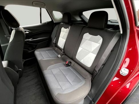 Used 2025 Chevrolet Trax LS FWD image 24