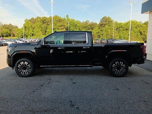 New 2026 GMC Sierra 2500 Denali Ultimate w/ LPO, Black Badging Package AWD/4WD image 3