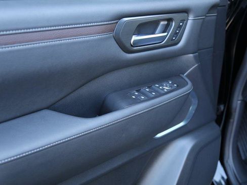 New 2025 Nissan Armada Platinum Reserve image 17