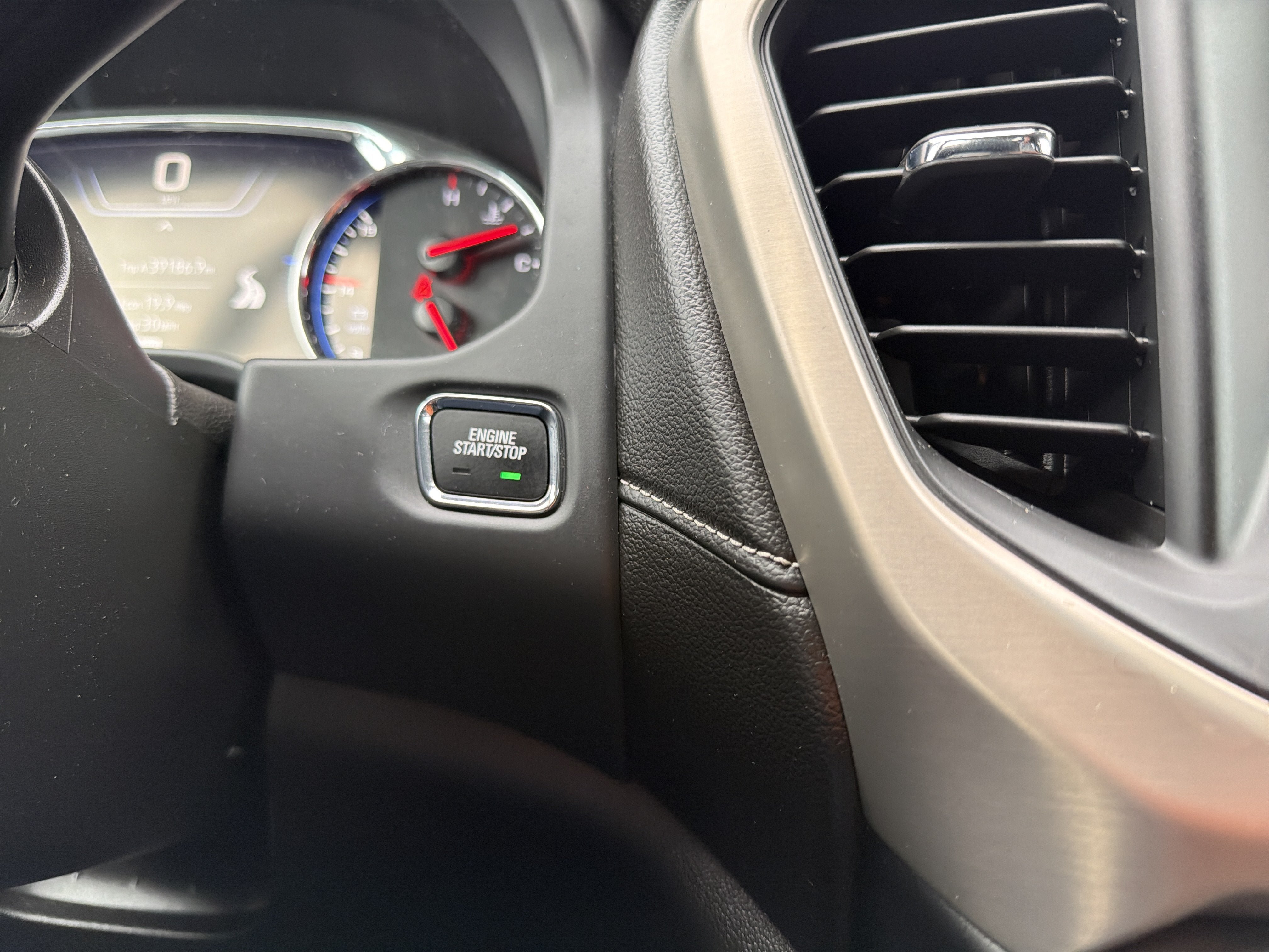 Used 2023 GMC Acadia Denali AWD/4WD image 19