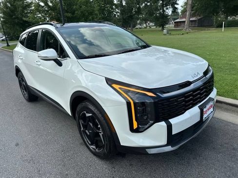 Certified 2026 Kia Sportage EX w/ EX Panoramic Sunroof Package AWD/4WD image 26