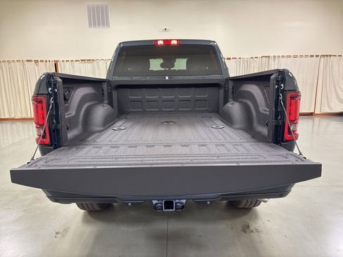New 2026 RAM 2500 Big Horn AWD/4WD image 9