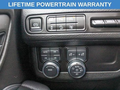 Used 2023 GMC Yukon XL Denali AWD/4WD image 26