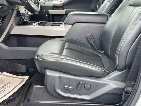 Used 2022 Ford F350 Lariat image 17